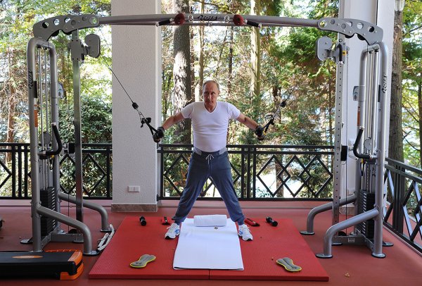 Фоторепортаж: Путин и Медведев провели совместную тренировку