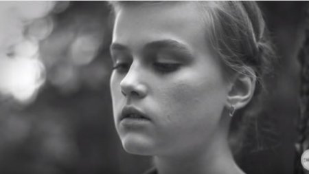 Видео: Девочка исполнила кавер версию песни "Кукушки" Виктора Цоя