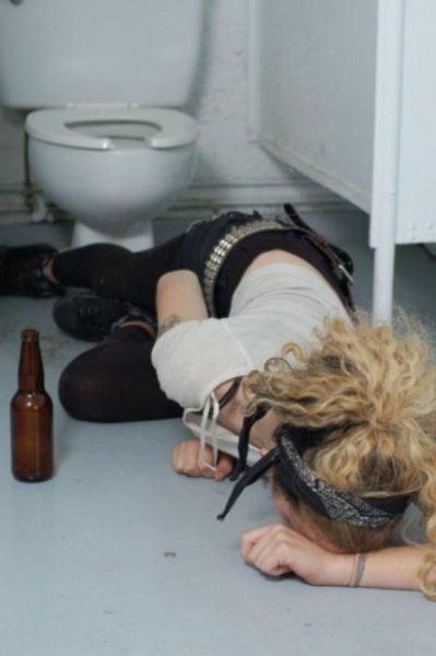 Фото-подборка пьяных девушек часть-2 (+18)