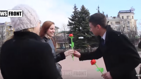 Молодые парни Луганска оригинально поздравили женщин столицы ЛНР с 8 марта