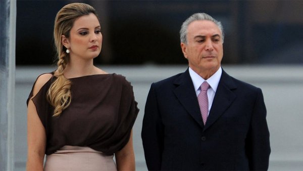 Скандальная новая первая леди Бразилии