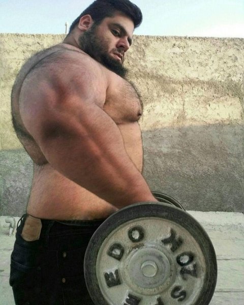 Иранский «Халк» весом более 150 кг