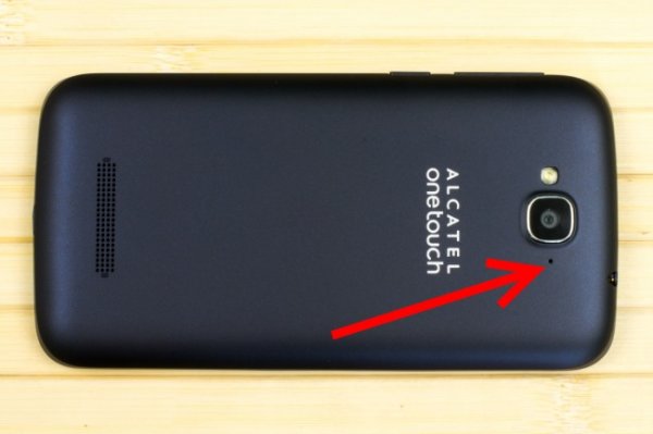 Знаете ли вы, зачем в iPhone нужно это отверстие между вспышкой и камерой?