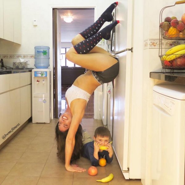 Дженнифер Гельман — мультизадачная мама, тренирующаяся даже на кухне