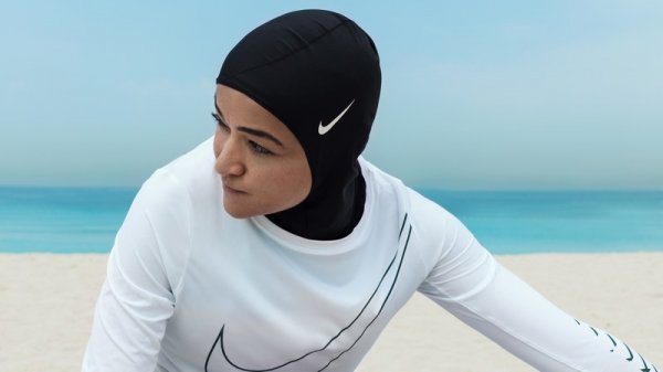 Компания Nike выпустила спортивный хиджаб для мусульманских спортсменок