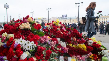  Фото: Памяти жертв теракта в метро Петербурга