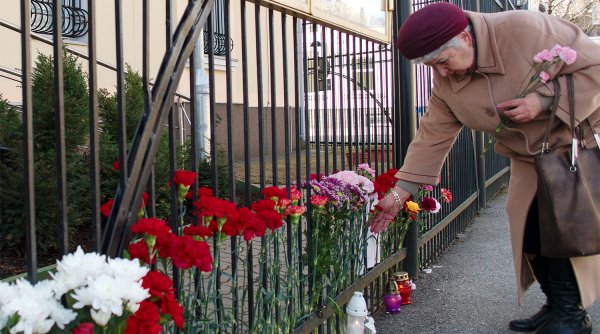  Фото: Памяти жертв теракта в метро Петербурга