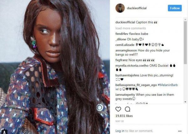 Duckie Thot – темнокожая модель с кукольной внешностью