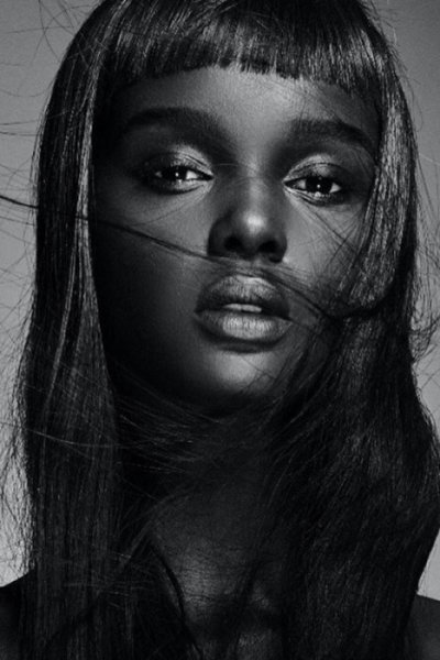 Duckie Thot – темнокожая модель с кукольной внешностью