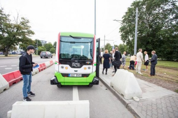 В Талине появились беспилотные автобусы