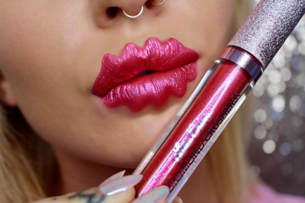 Новый модный тренд Instagram: волнистые губы