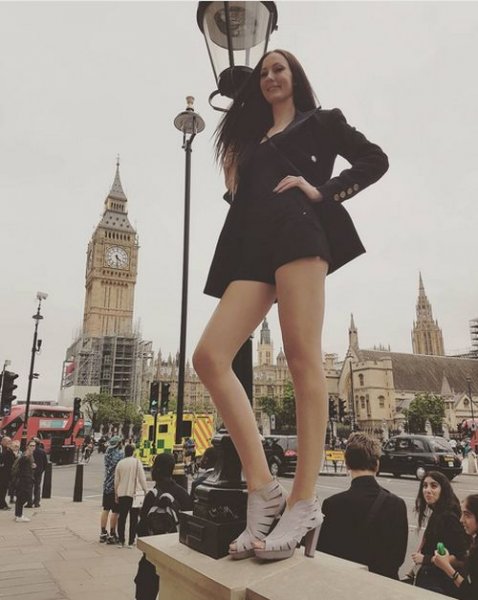 Екатерина Лисина признана самой высокой моделью в мире и женщиной с самыми длинными в мире ногами