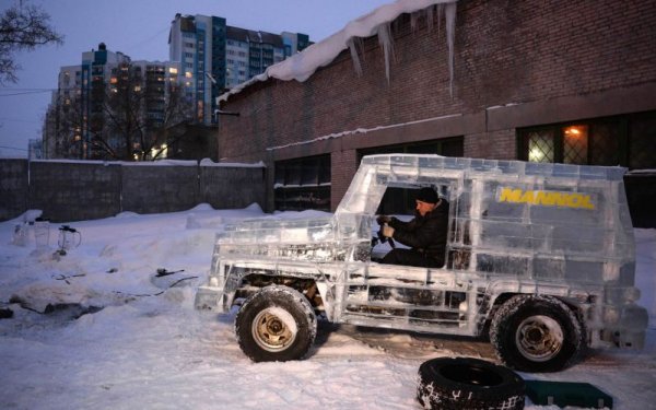 Новосибирский автолюбитель собрал изо льда рабочий Mercedes-Benz G-Wagen
