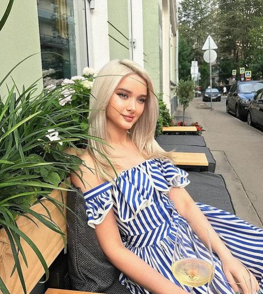 Российская модель Мариам Пашаева, покоряющая своей красотой