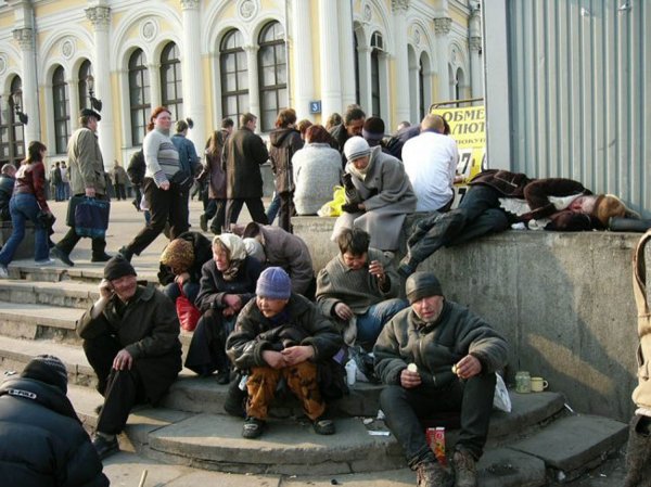 Параллельный мир. Как устроена жизнь бомжей на самом деле