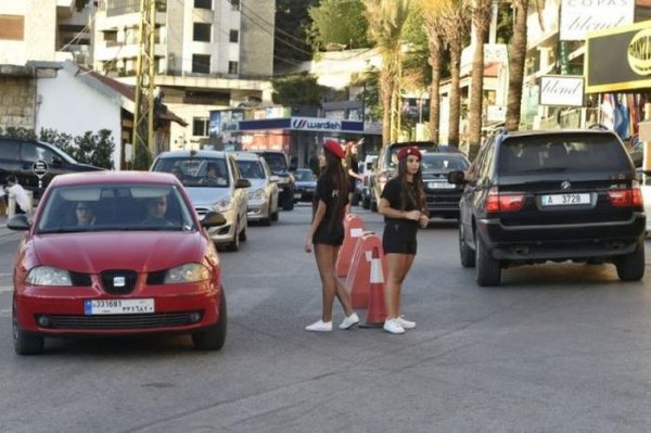 Летняя форма девушек-полицейских в Ливане