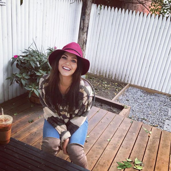 29-летняя американская актриса, певица и танцовщица Кэсси Сербо (Cassie Scerbo) на фото из Instagram