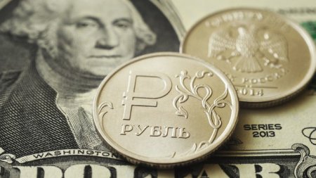 Рублю предсказали обвал под Новый год