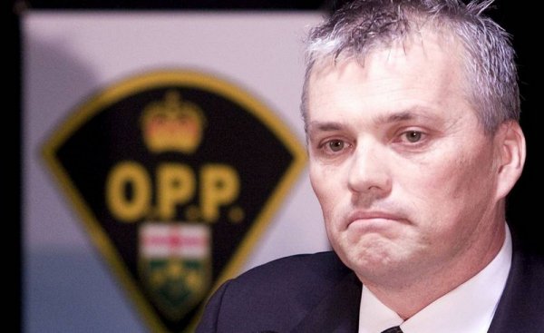 Канадский офицер после службы надевал женское бельё и шёл убивать