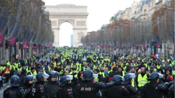 Протесты во Франции в фотографиях