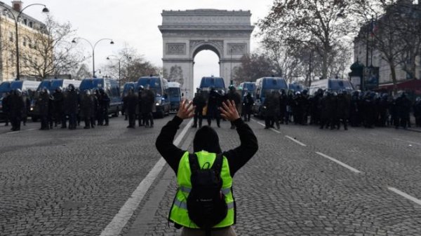 Протесты во Франции в фотографиях