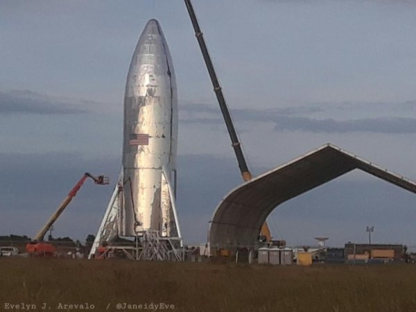 Илон Маск опубликовал фотографию космического корабля SpaceX Starship