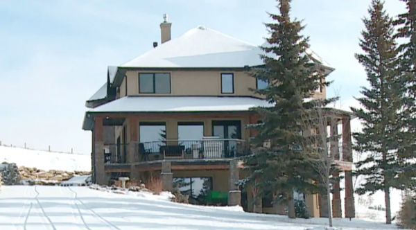 Канадка отдает дом стоимостью 1,7 миллиона долларов за сочинение