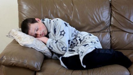 Спящий красавец: 11-летний мальчик попал в сонный плен и теперь живет на грани реальности и сновидений