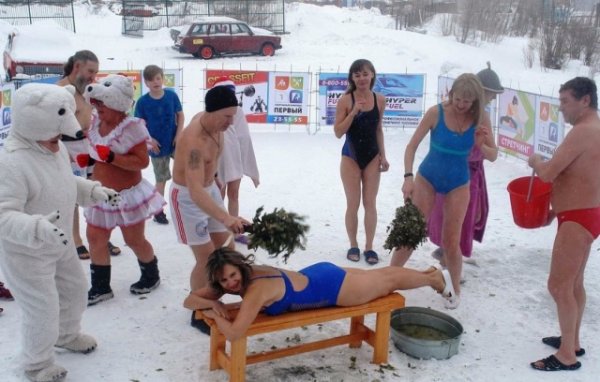 Учительница из Барнаула чуть не лишилась работы после публикации фото в купальнике