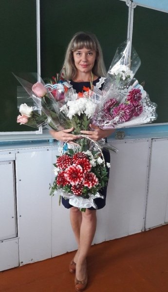 Учительница из Барнаула чуть не лишилась работы после публикации фото в купальнике