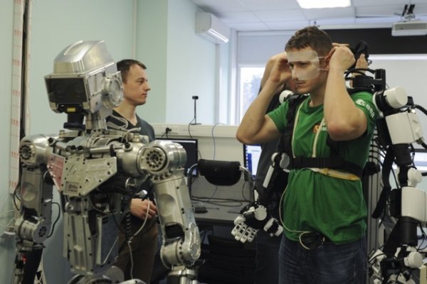 Российский антропоморфный робот для выполнения сложных задач в космосе