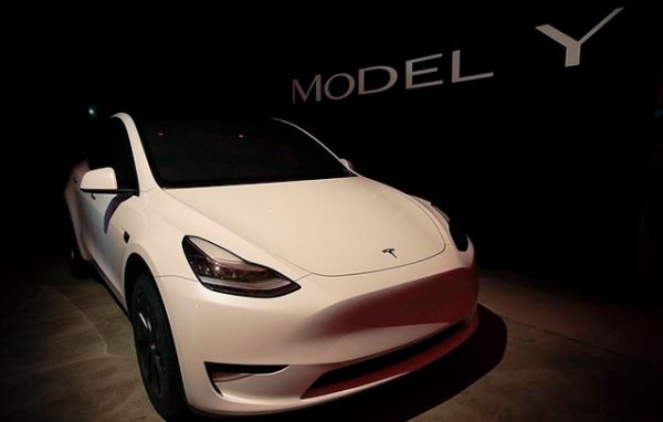 Tesla представила компактный электрический кроссовер Model Y