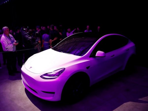 Tesla представила компактный электрический кроссовер Model Y