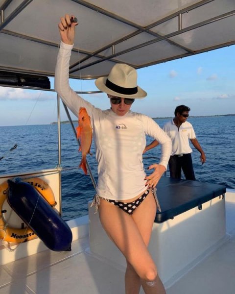 37-летняя российская актриса театра и кино, певица, фотомодель, телеведущая Анастасия Макеева отдыхает на Мальдивах