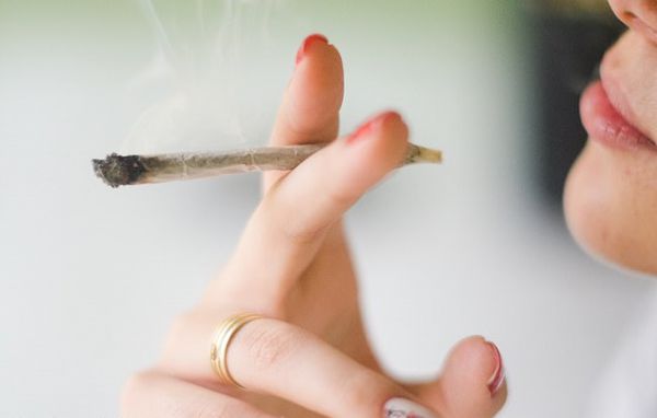 Ученые доказали, что марихуана усиливает женский оргазм
