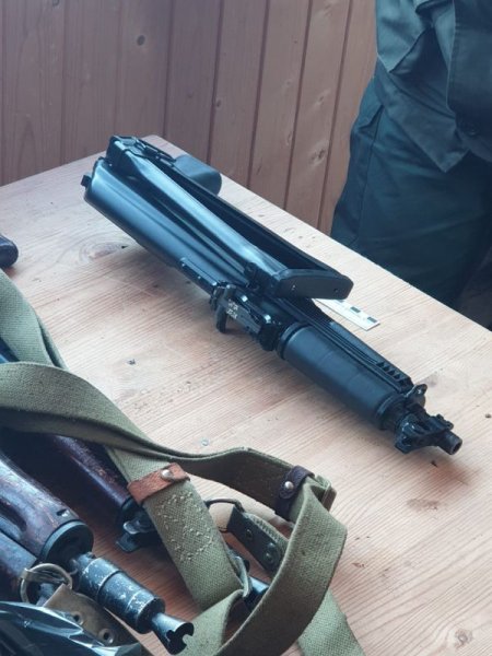 Тайник с оружием киллеров из 90-х обнаружили в Подмосковье