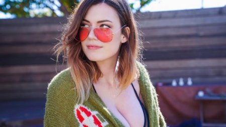 Ника Миджет — 24-летняя звезда Twitch с роскошной грудью