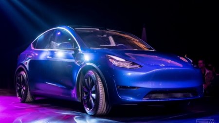 Tesla представила компактный электрический кроссовер Model Y