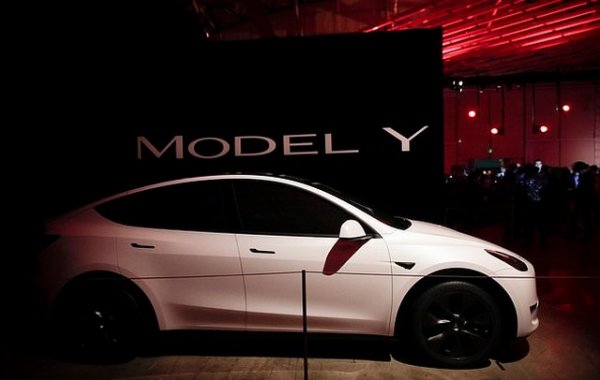 Tesla представила компактный электрический кроссовер Model Y