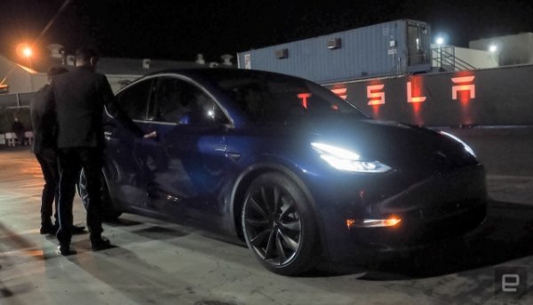 Tesla представила компактный электрический кроссовер Model Y