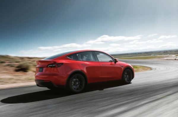 Tesla представила компактный электрический кроссовер Model Y