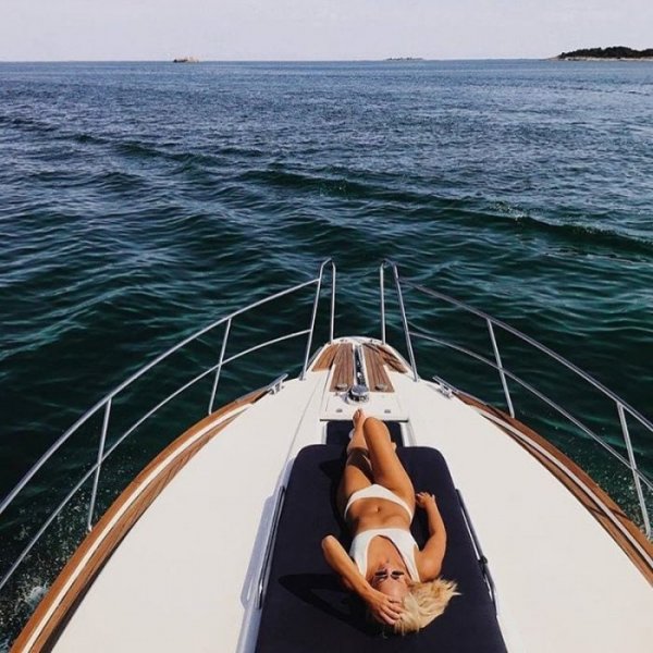 Богатые дети делятся в Instagram вызывающими зависть снимками роскошных яхт и пятизвездочных отелей