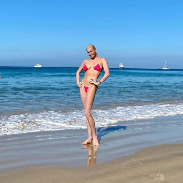 43-летняя российская балерина, танцовщица и общественная деятельница Анастасия Волочкова на фото в Instagram