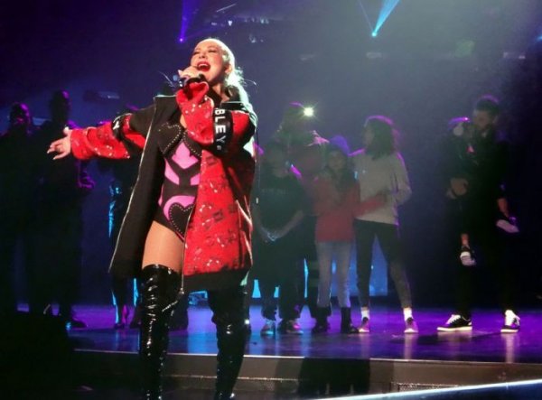 39-летняя американская певица, автор песен, танцовщица и актриса Кристина Агилера (Christina Aguilera) выступила в Лас-Вегасе