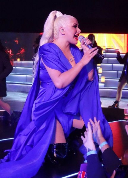 39-летняя американская певица, автор песен, танцовщица и актриса Кристина Агилера (Christina Aguilera) выступила в Лас-Вегасе