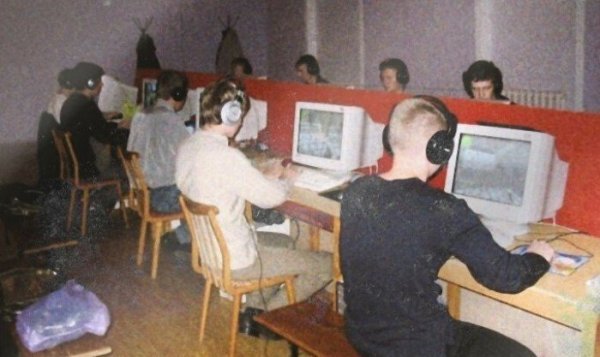 По волнам памяти: компьютерные клубы 90-х и 2000-х