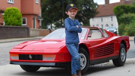 Самая дорогая детская игрушка: Ferrari 512 Testarossa за 97.000$