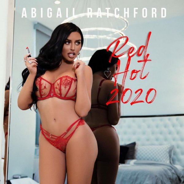 27-летняя американская модель Эбигейл Рэтчфорд (Abigail Ratchford) на фотографиях в Instagram