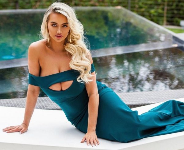 28-летняя американская модель и актриса Линдси Пелас (Lindsey Pelas) на фото в Instagram