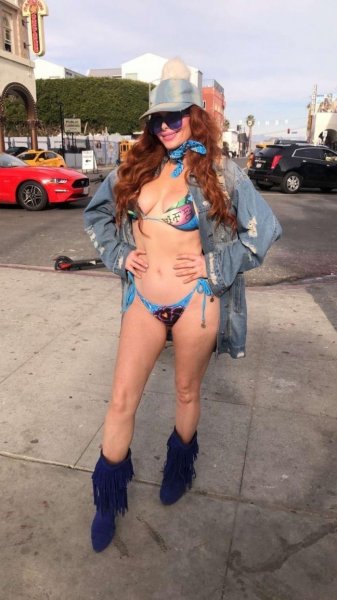 47-летняя американская актриса Фиби Прайс (Phoebe Price) на фотосессии в Венисе